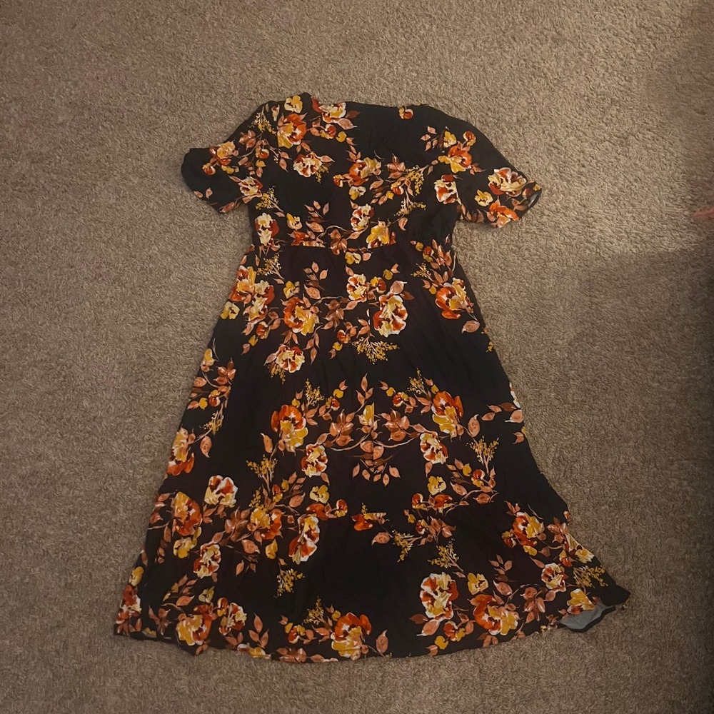 Isabel Maternity Floral V-Neck Tiered Midi Dress Black Orange Large - Picture 2 of 4